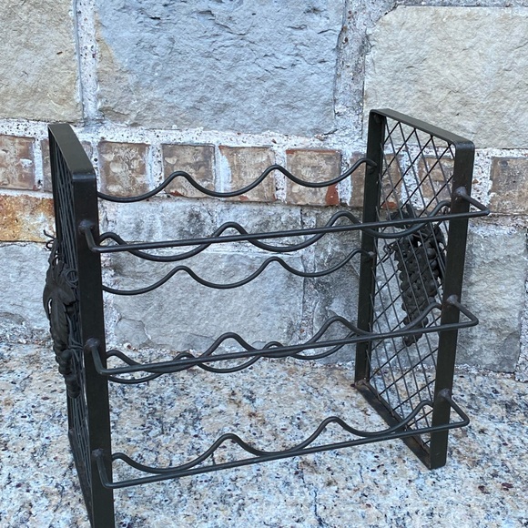 Wrought iron wine bottles holder with relief Grapes - Picture 10 of 13